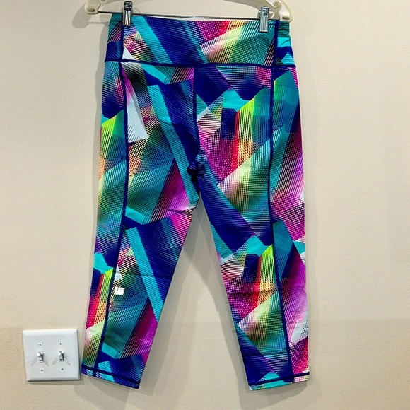 🔥Victoria’s Secret capri leggings 🔥 - Picture 2 of 6